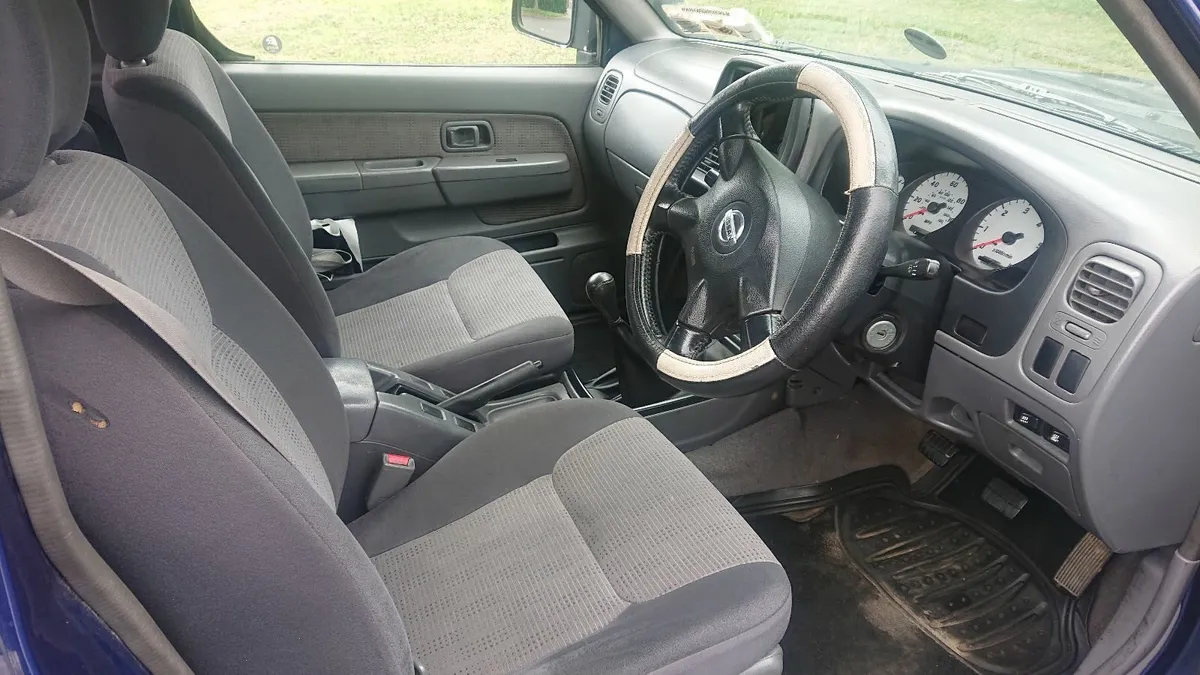 Nissan Navara 2004 - Image 2