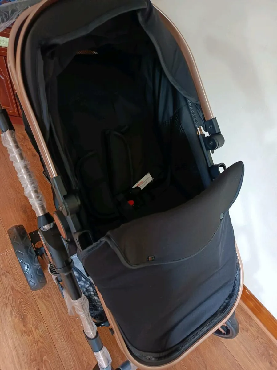 New magic zc stroller and car seat - Image 3
