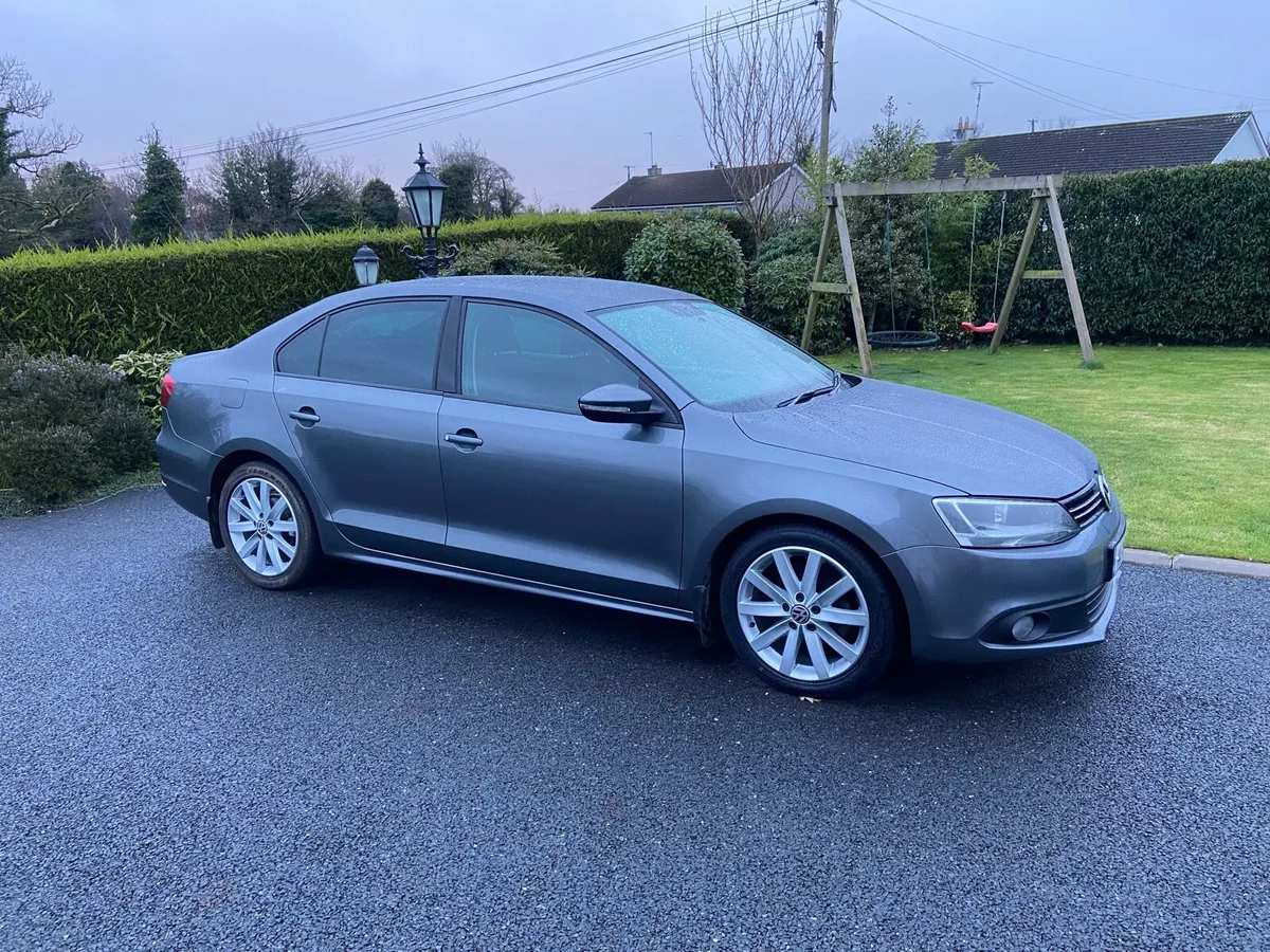 Volkswagen Jetta - Image 2