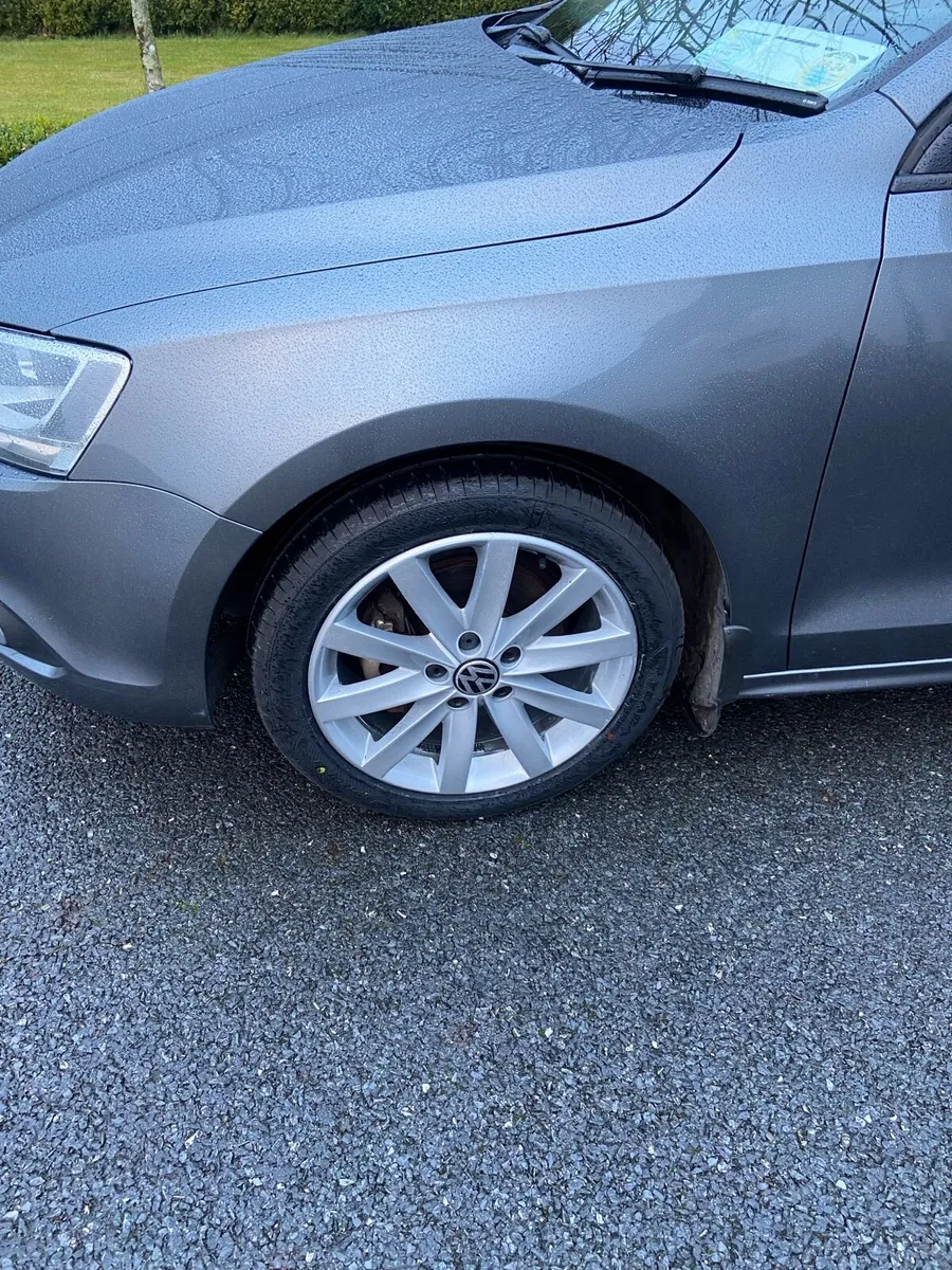 Volkswagen Jetta - Image 4