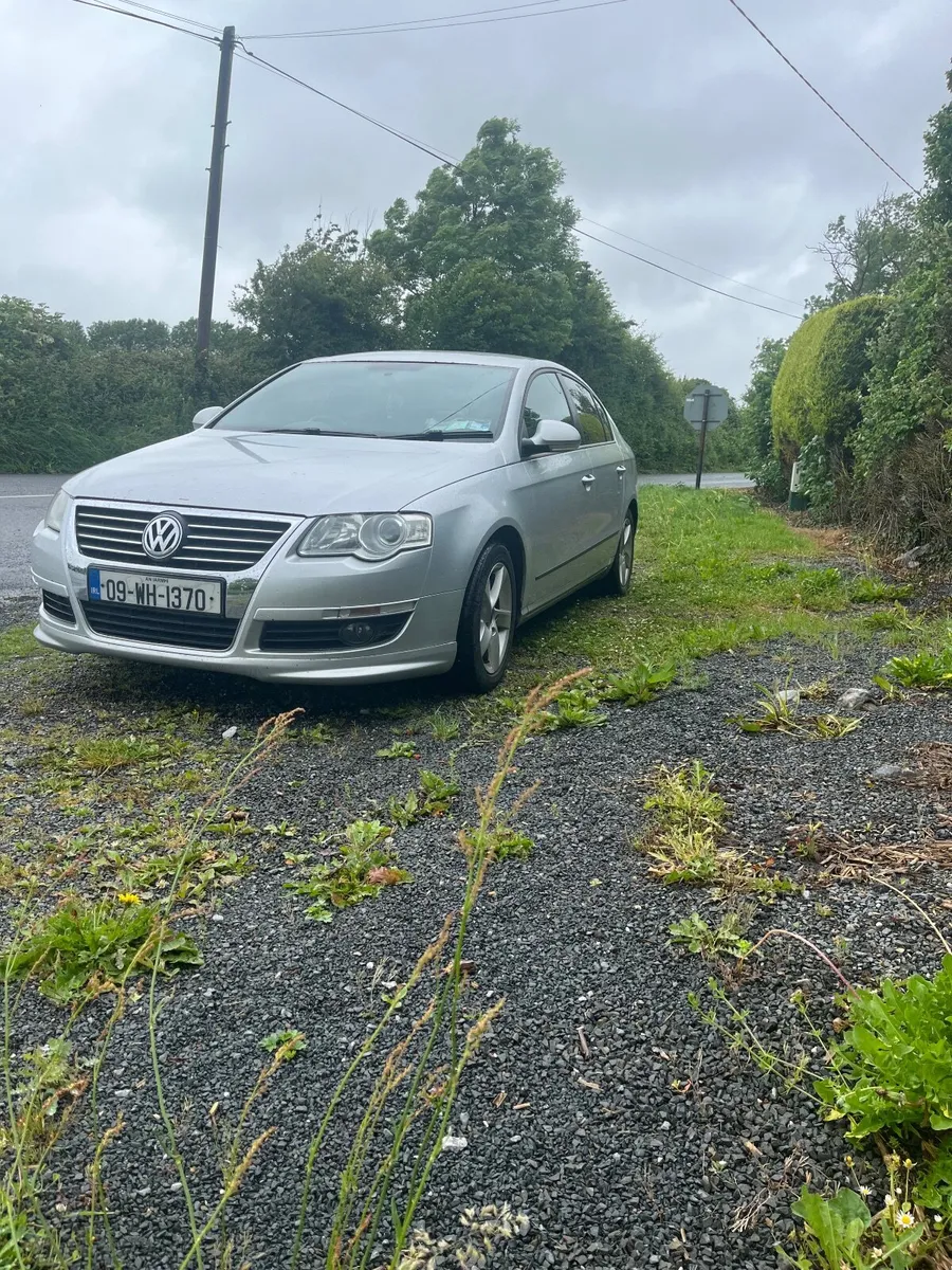 Volkswagen Passat 2009 - Image 2