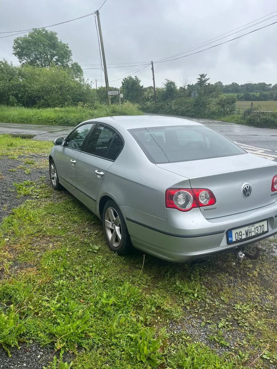 Volkswagen Passat 2009 - Image 3
