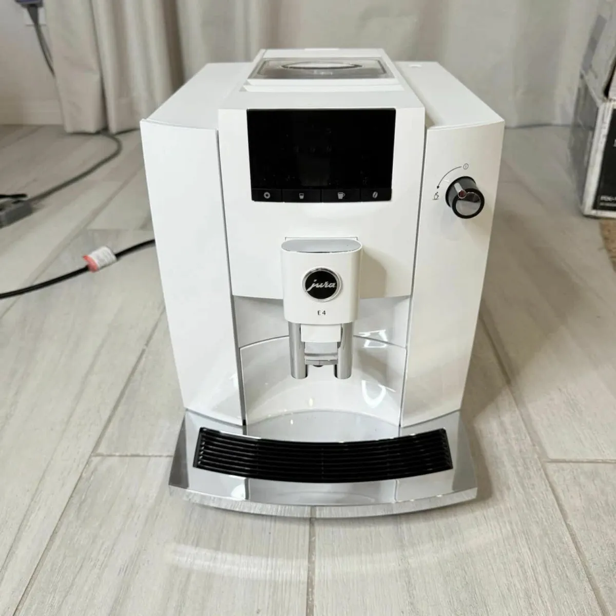 Jura E4 Automatic Coffee Machine Piano White - Image 2