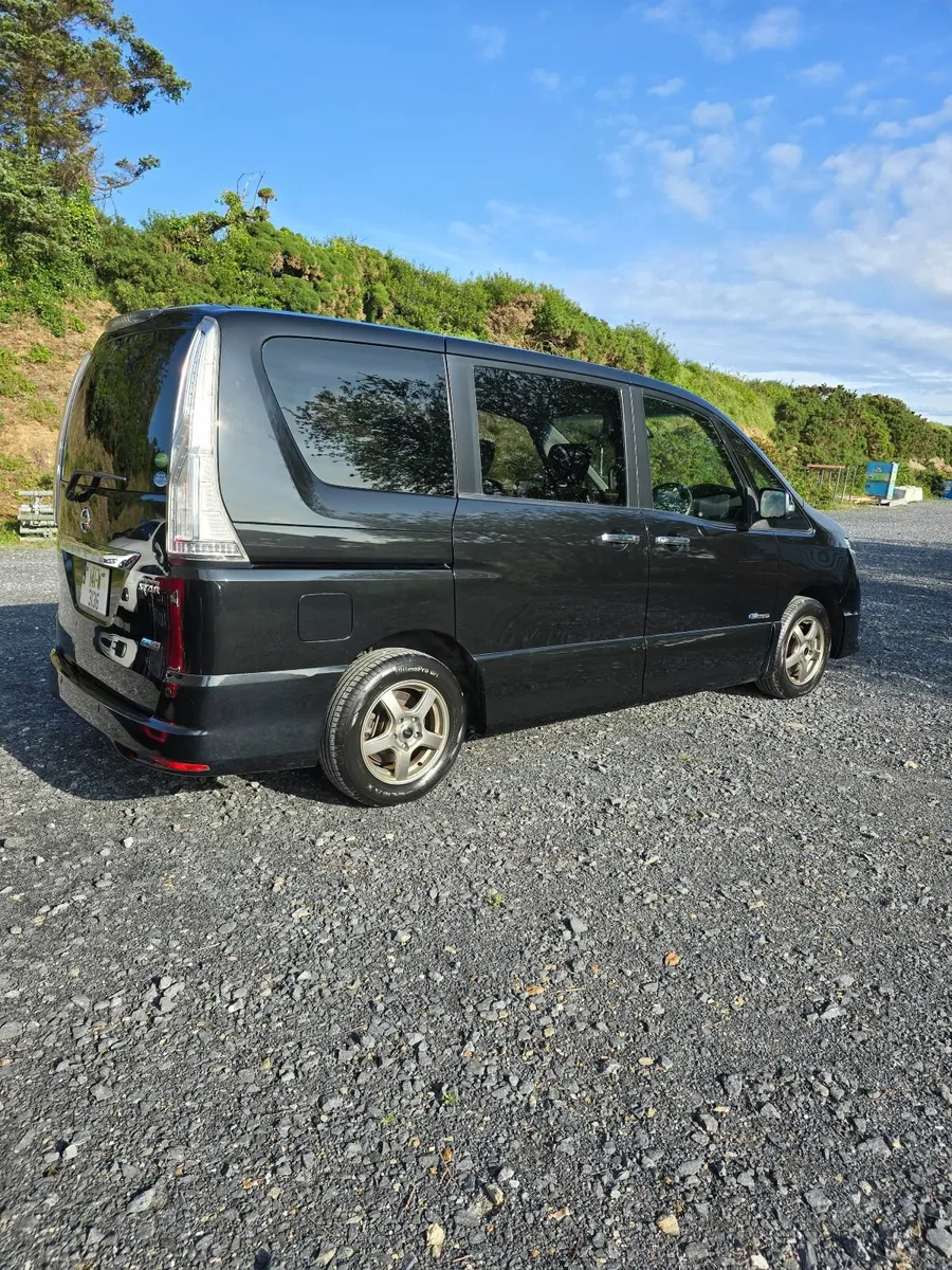 Nissan Serena 2014 - Image 2