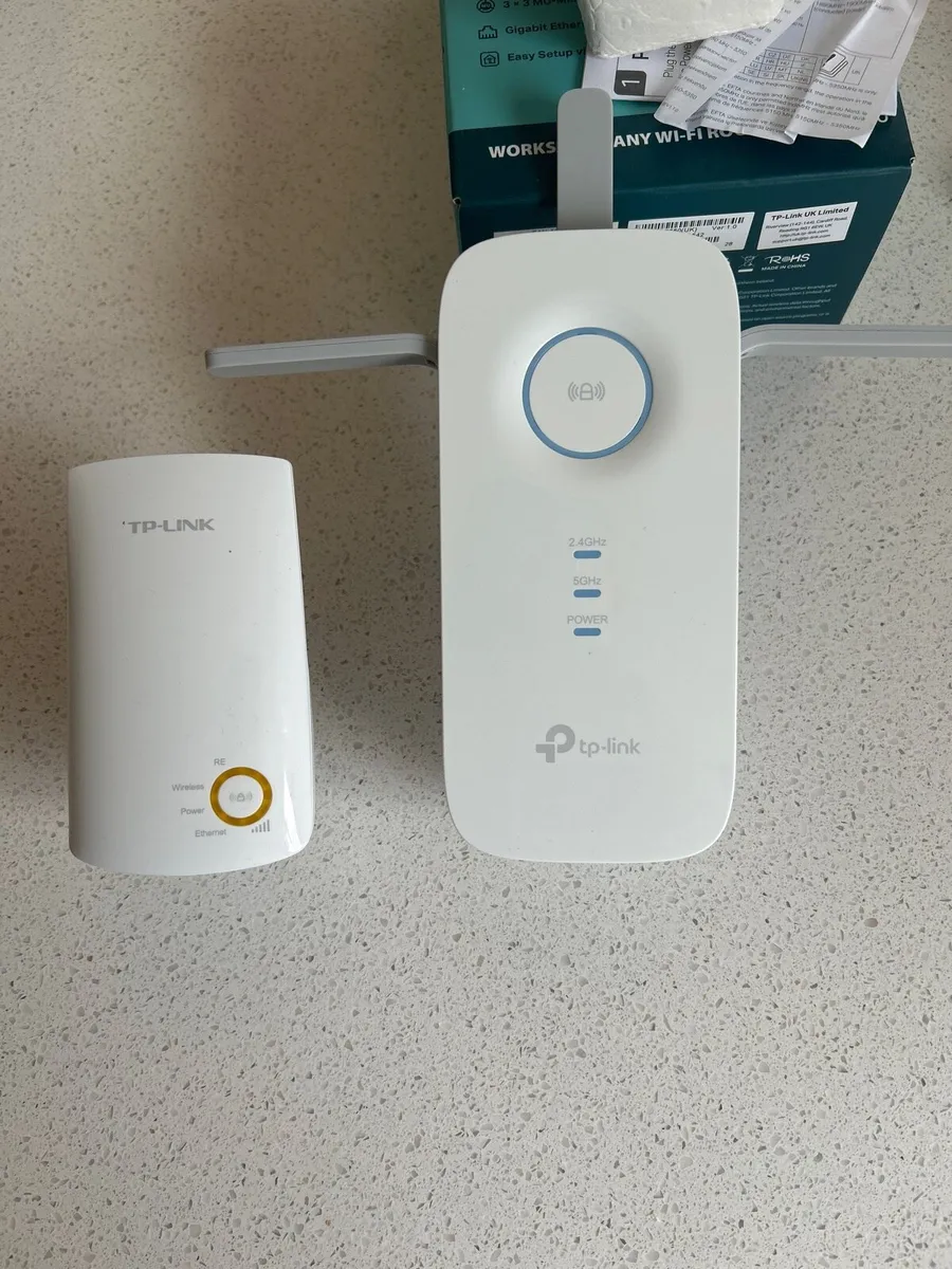 TP link WiFi extender - Image 2