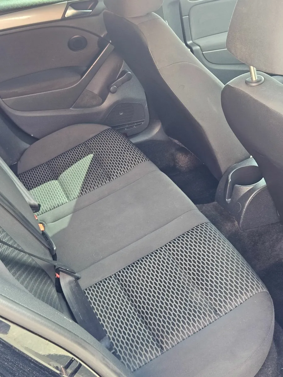 Volkswagen Golf 2010 - Image 3