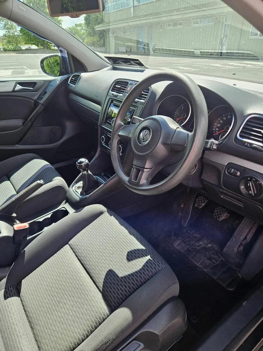 Volkswagen Golf 2010 - Image 4