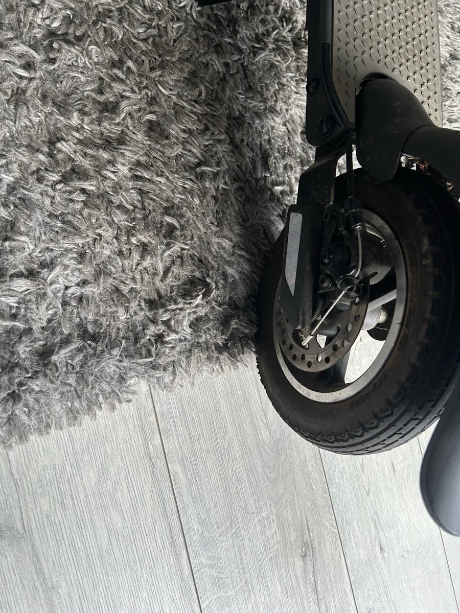 Scooter and push bike - Image 2