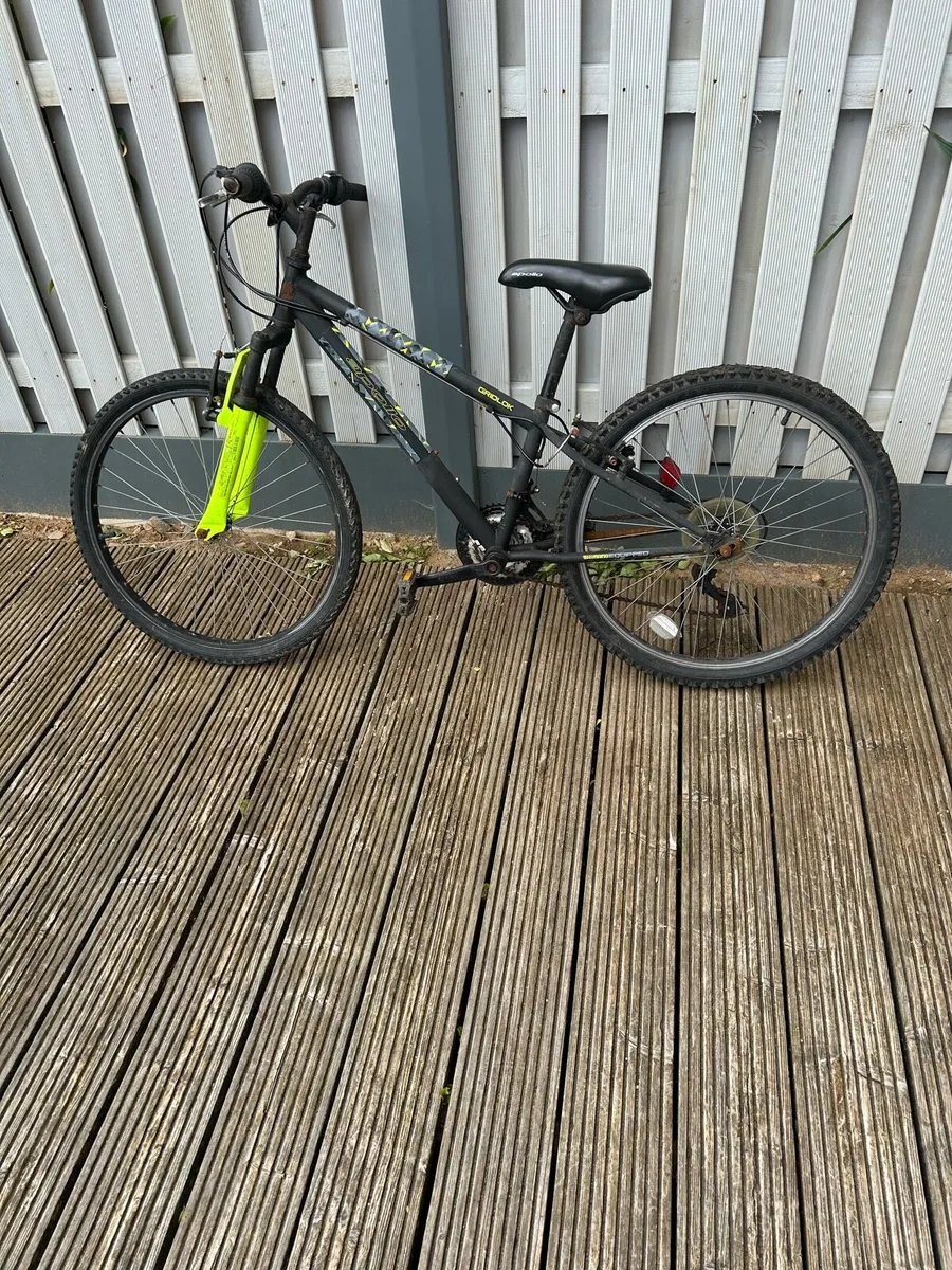 Scooter and push bike - Image 4