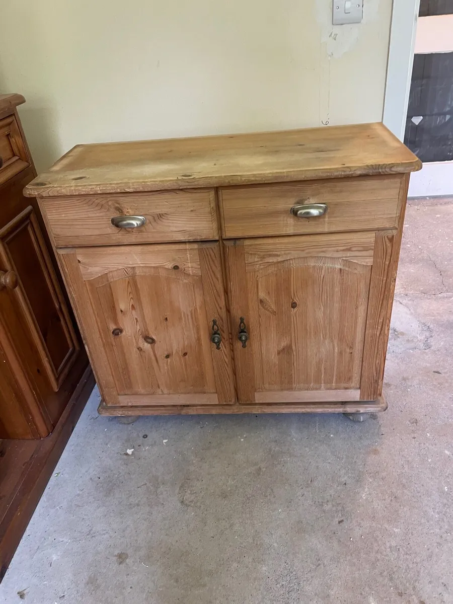 Wooden side board cabinet - Image 1