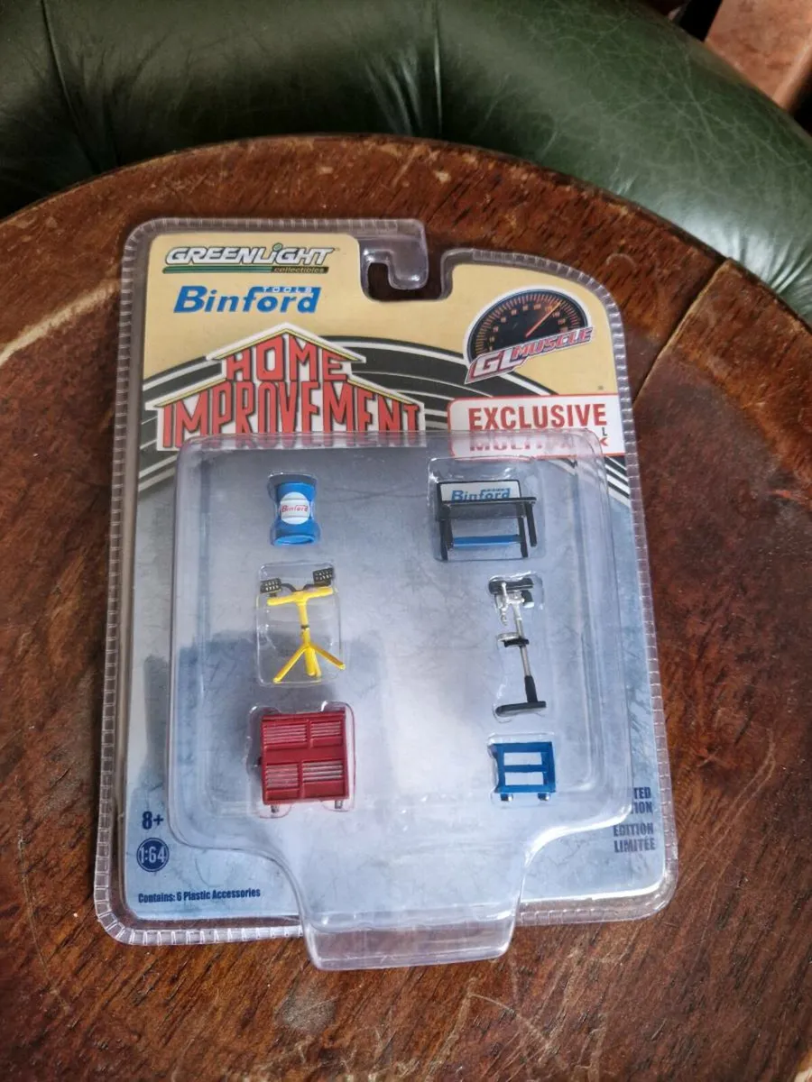 Corgi Greenlight Garage Set - Image 1