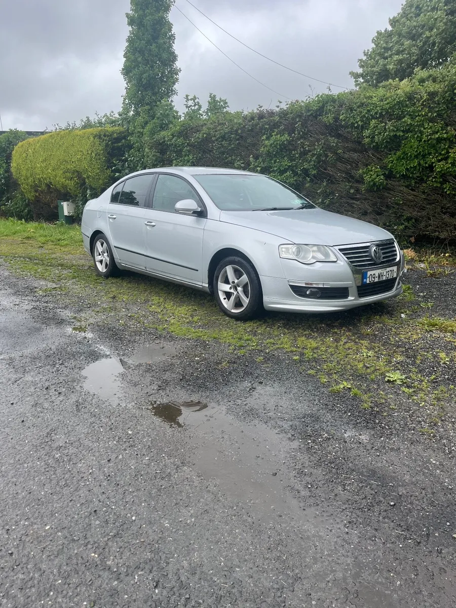 Volkswagen Passat 2009 - Image 1