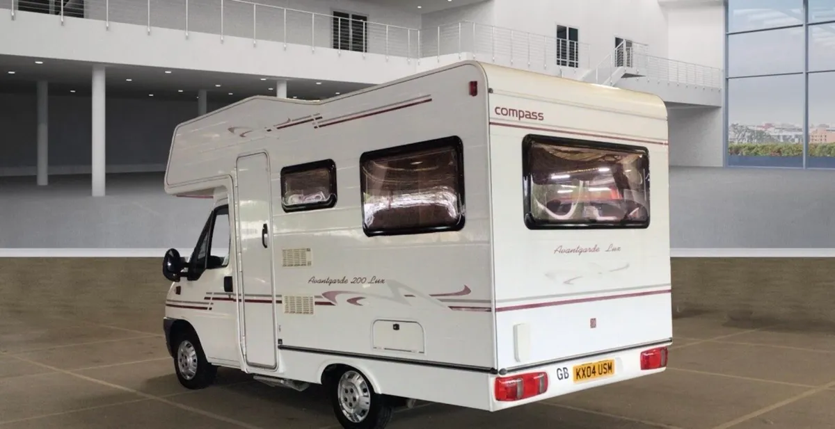 04 Compass Avantgarde 4berth only 22,000miles - Image 3