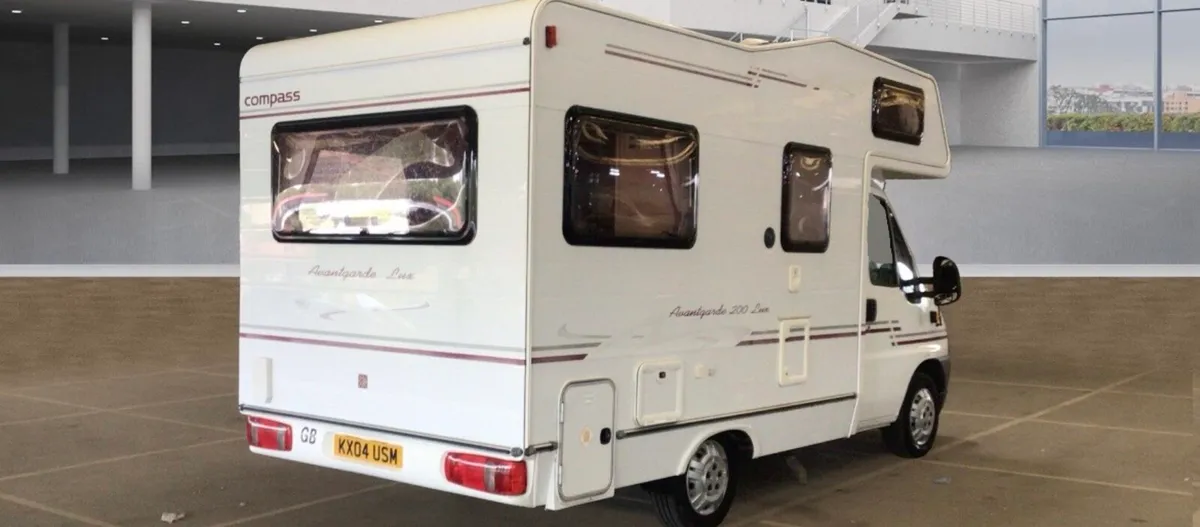 04 Compass Avantgarde 4berth only 22,000miles - Image 4