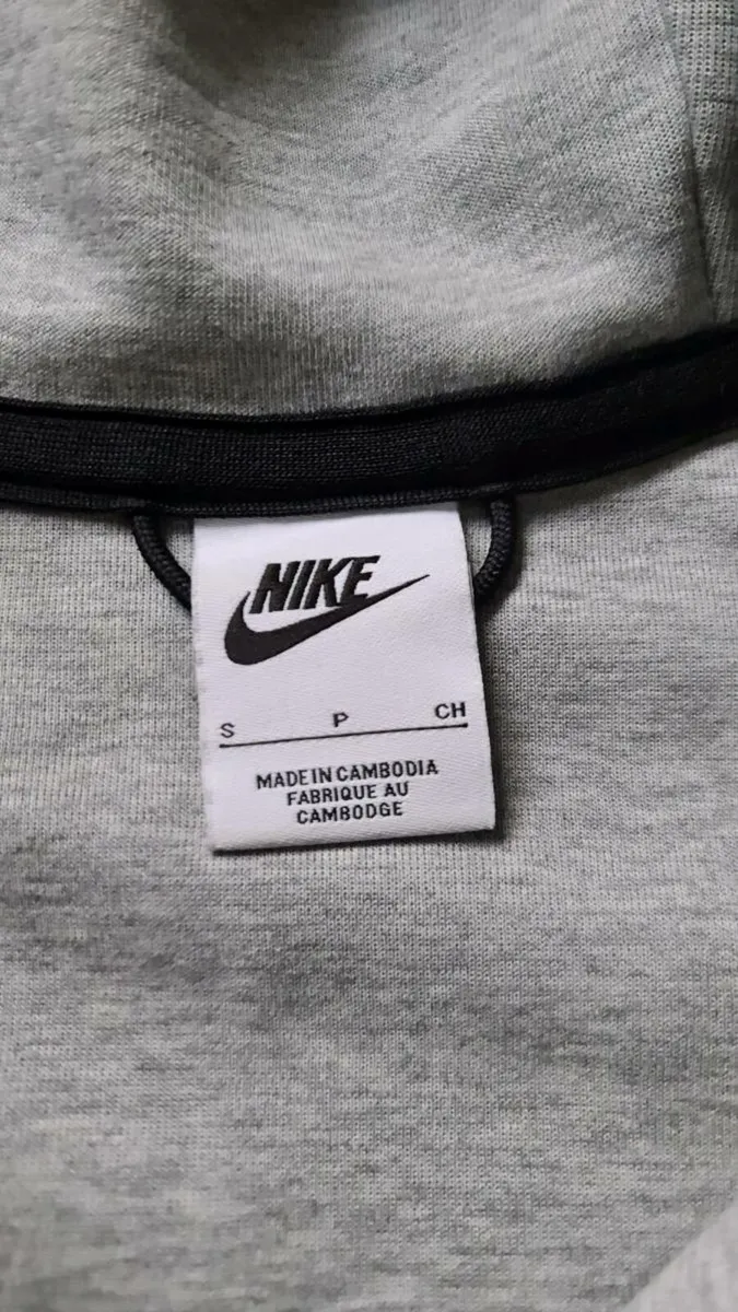 Nike tech fleece hoodie - Image 4
