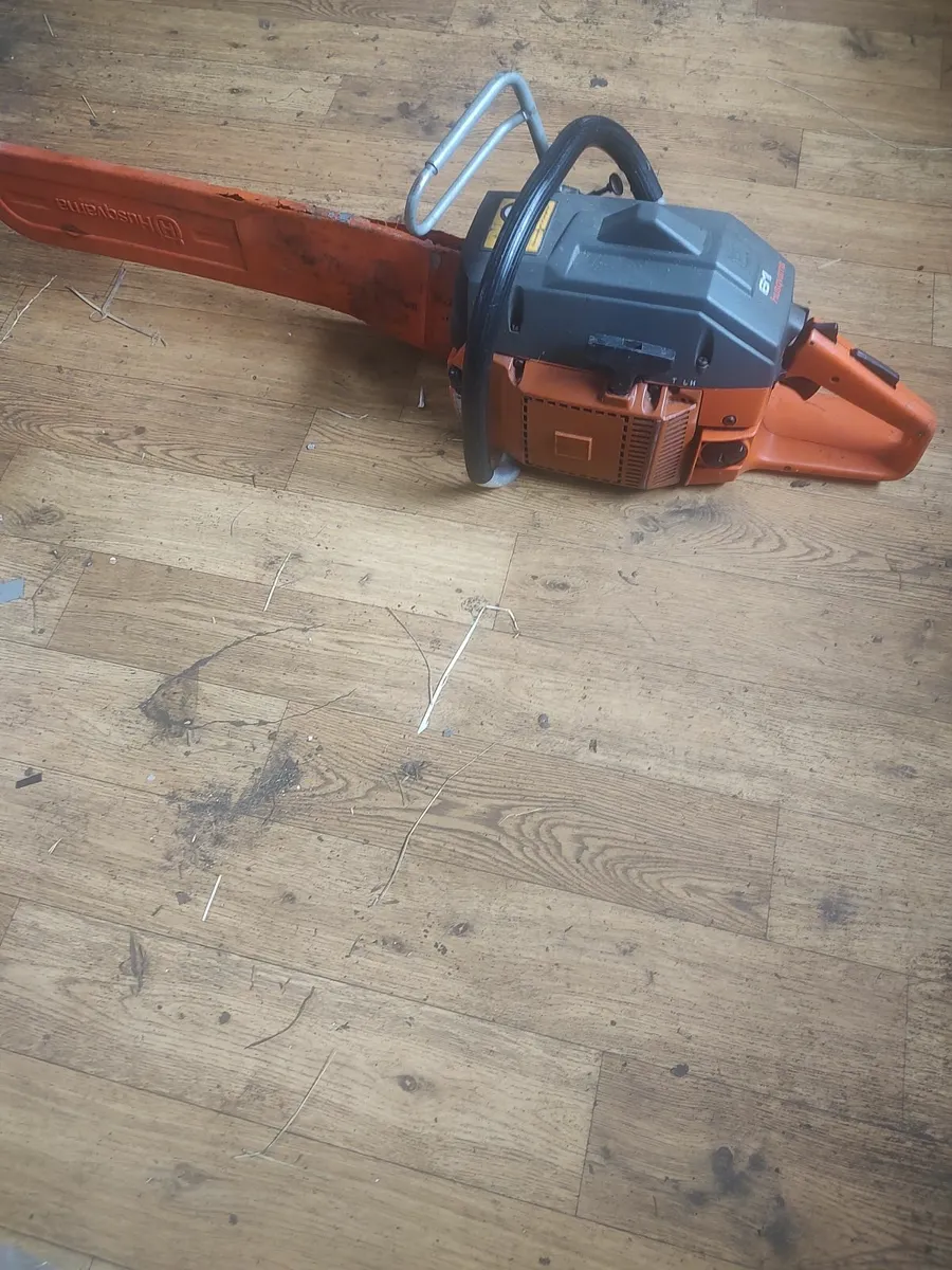 Husqvarna 61 Chainsaw - Image 1