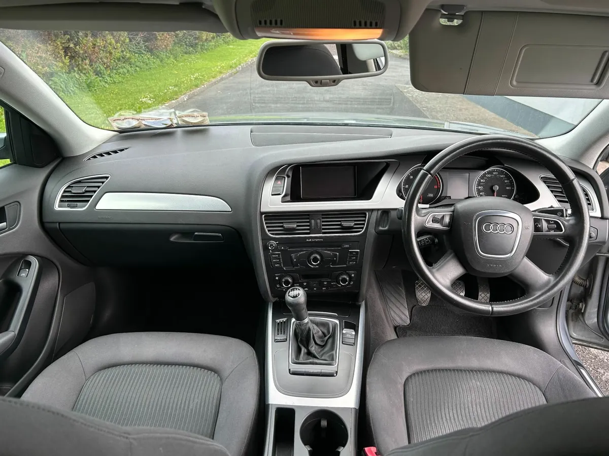 Audi A4 2009 - Image 2