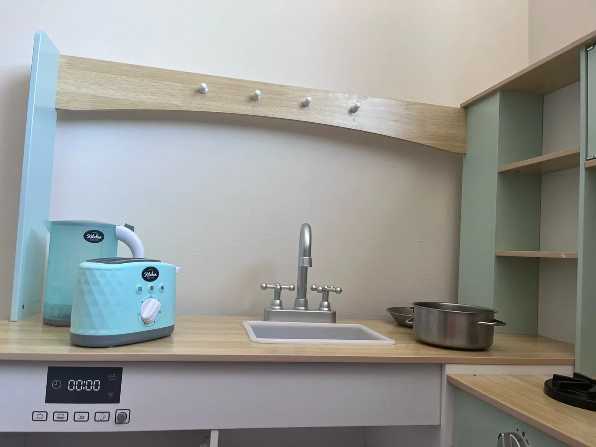 Children’s play kitchen - Image 3