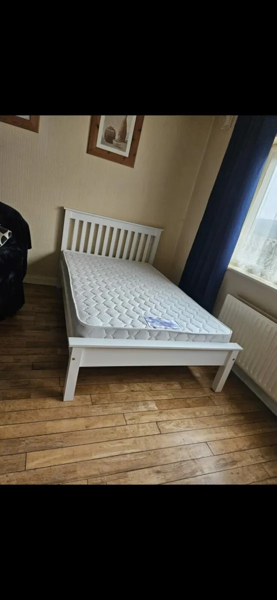 WHITE FRAME BED'S CALL DARREN 087 2927892 - Image 1