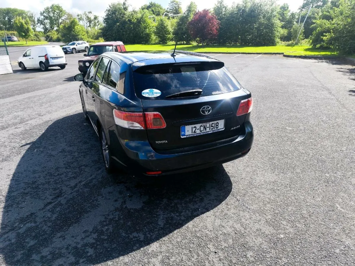 Toyota avensis automatic - Image 4