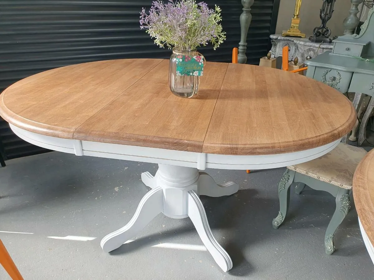 6 seater extendable dining table - Image 3