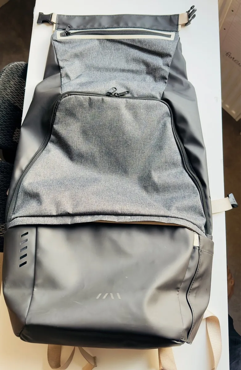 Decathlon 25L Backpack - Like New Condition - Image 2