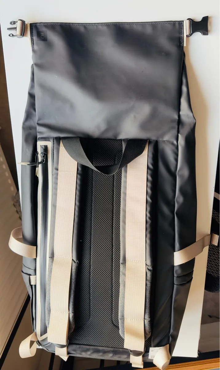 Decathlon 25L Backpack - Like New Condition - Image 4
