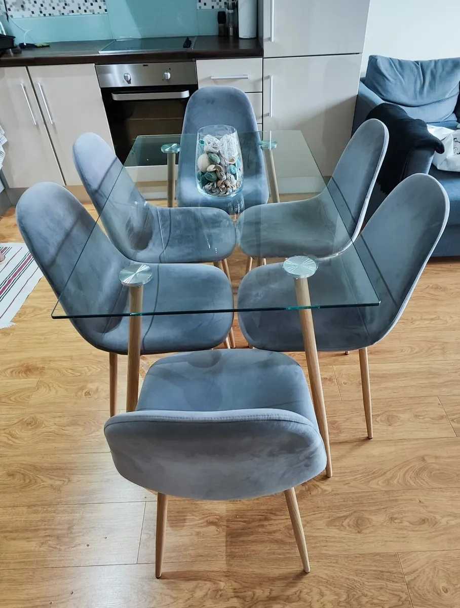 Glass table with 6 chairs - Image 3