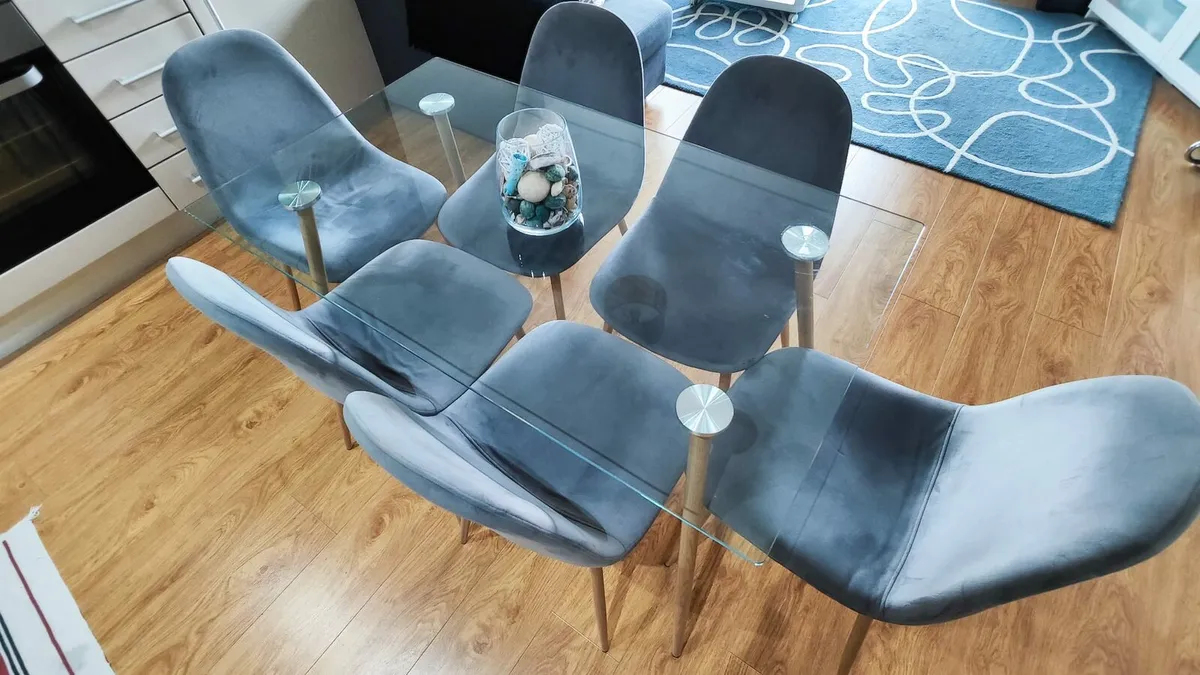 Glass table with 6 chairs - Image 4