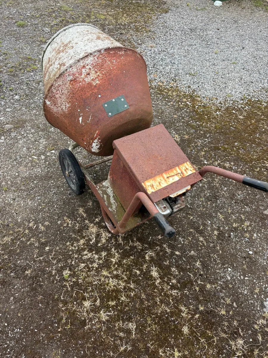 Cement mixer - Image 1