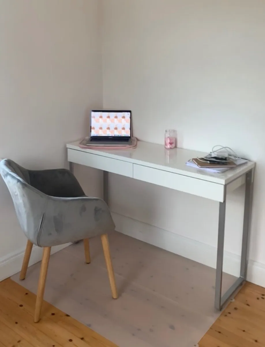 White glossy two drawer desk - Image 1