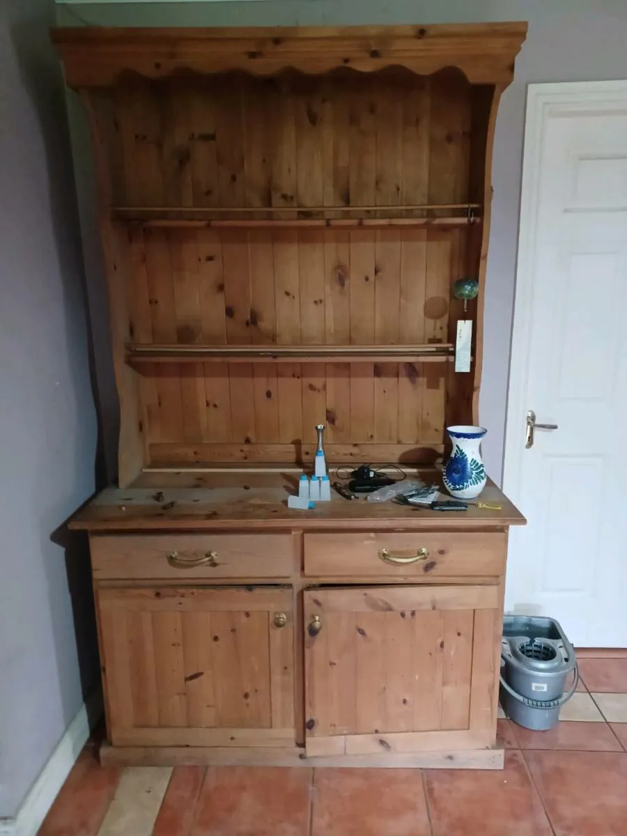Pine kitchen unit to clear - Image 1