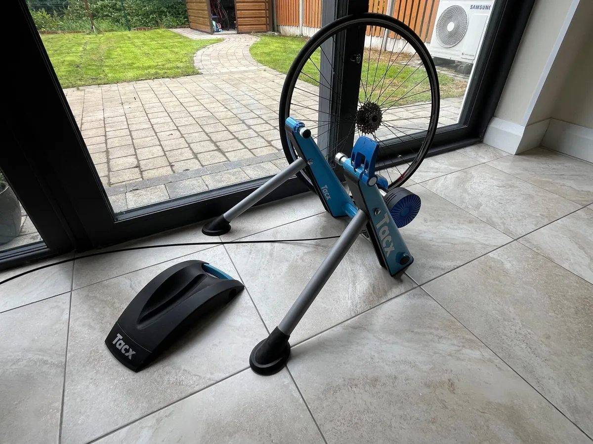 Tacx Blue Matic Turbo Trainer and Wheel - Image 1