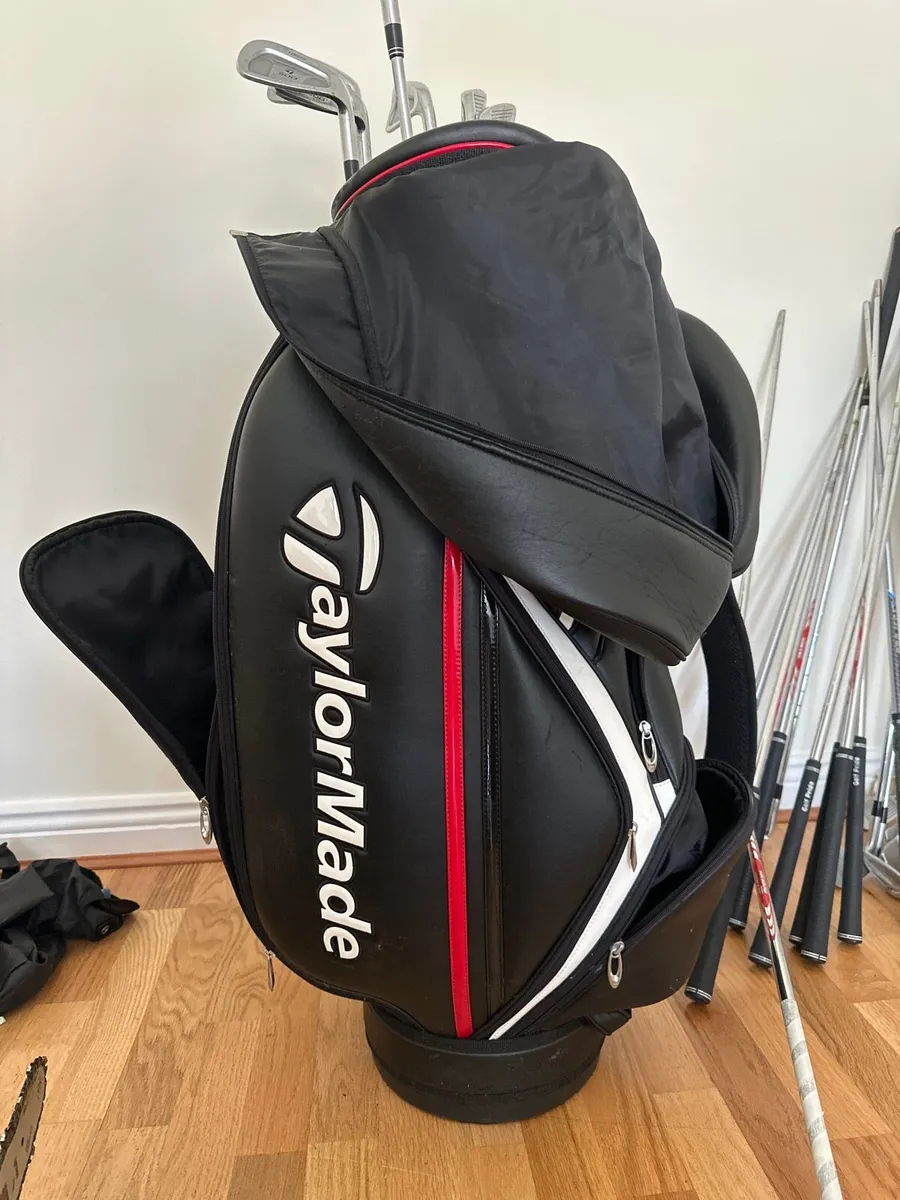 Taylormade irons and bag - Image 1