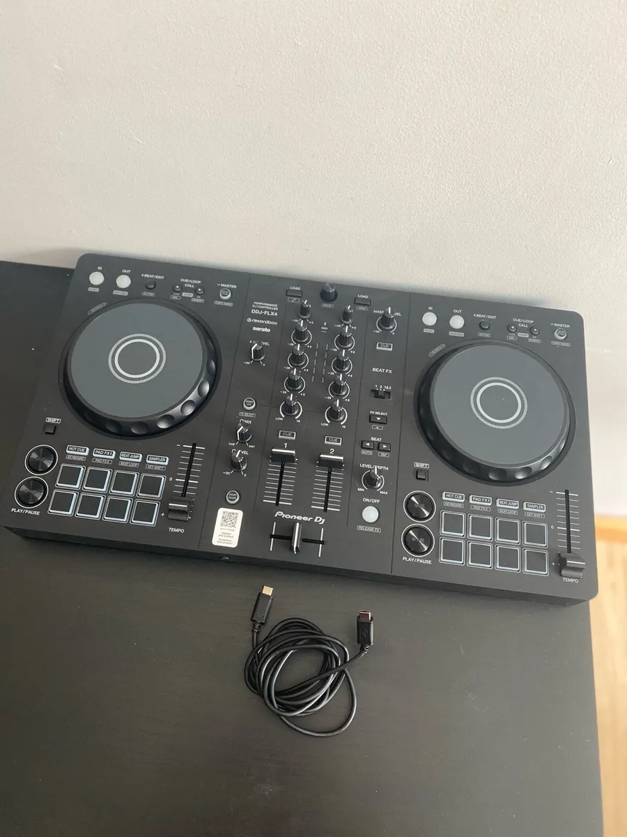 DDJ Flx4 - Image 2
