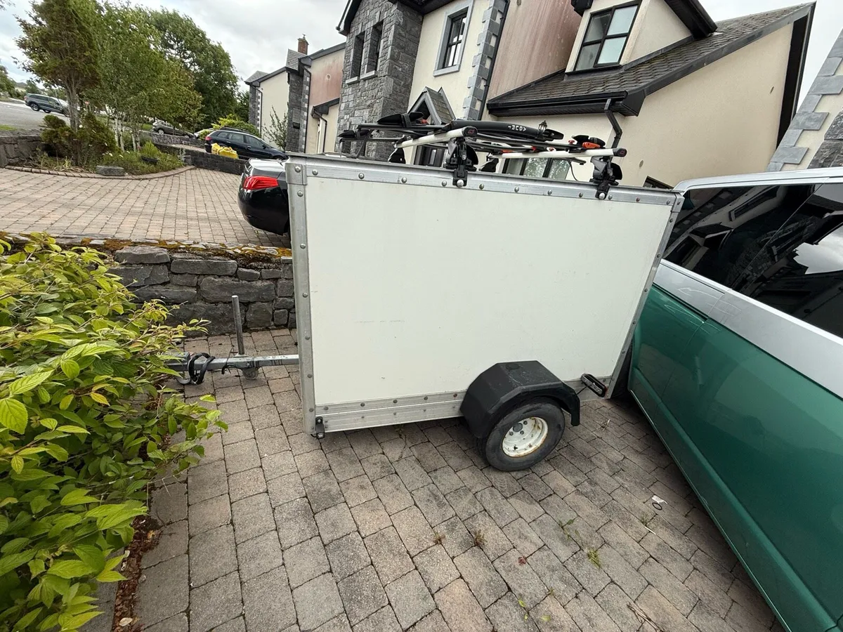 Camping trailer - Image 1