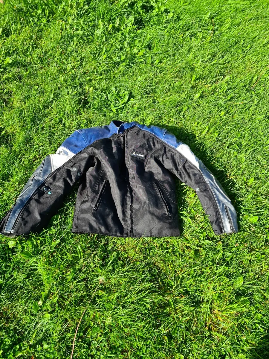 Akito motor cycle jacket Mens LG/44 good nick…………… - Image 3