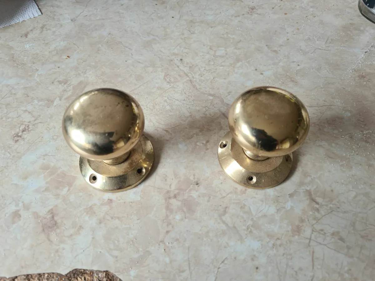 2 x Victorian Solid Brass Door knobs