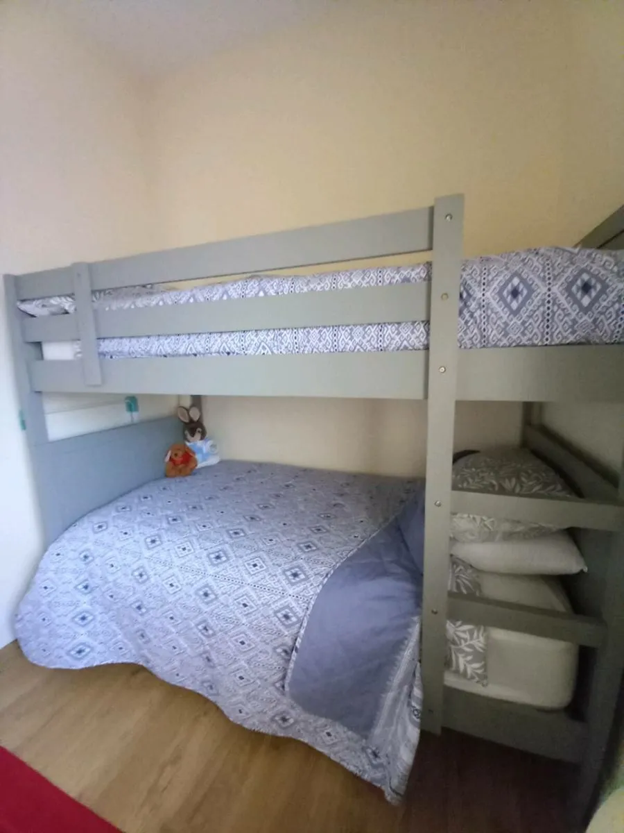 Bunkbeds with mattresses - Image 2