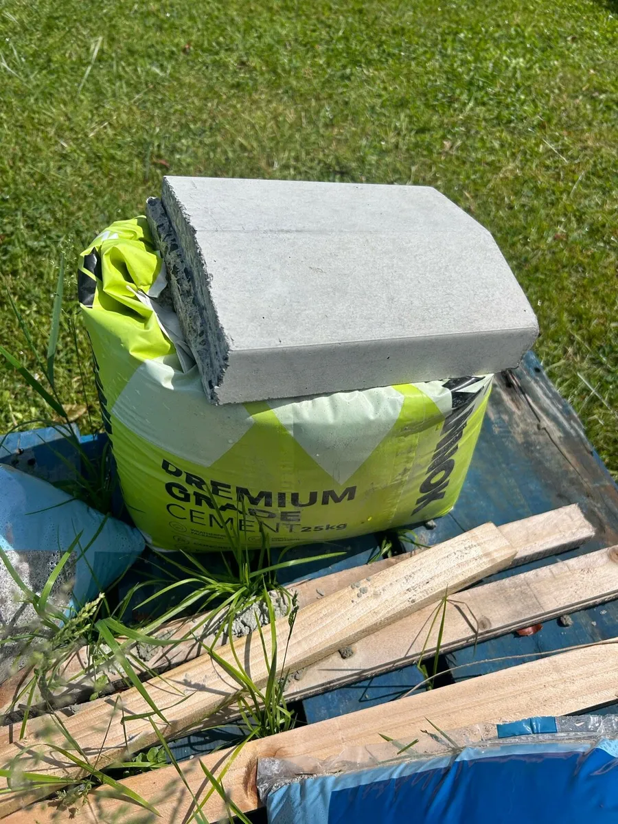 Cement and sand - Image 1