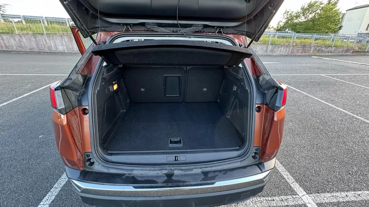 PEUGEOT 3008 ALLURE 1.6 PHEV 225 FWD A AUTO 6 - Image 3