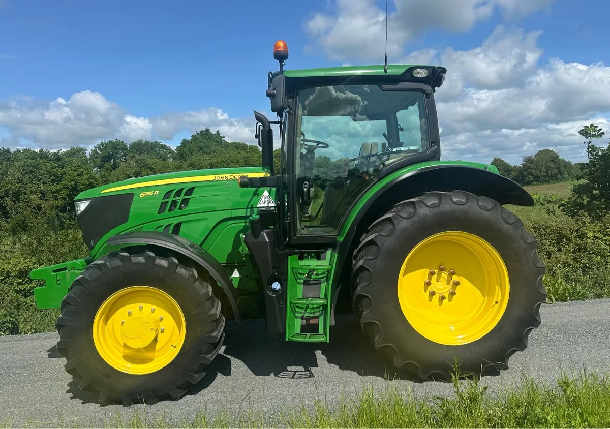 162 JOHN DEERE 6155R **5442 HOURS** - Image 2