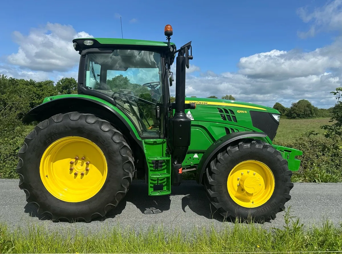 162 JOHN DEERE 6155R **5442 HOURS** - Image 1