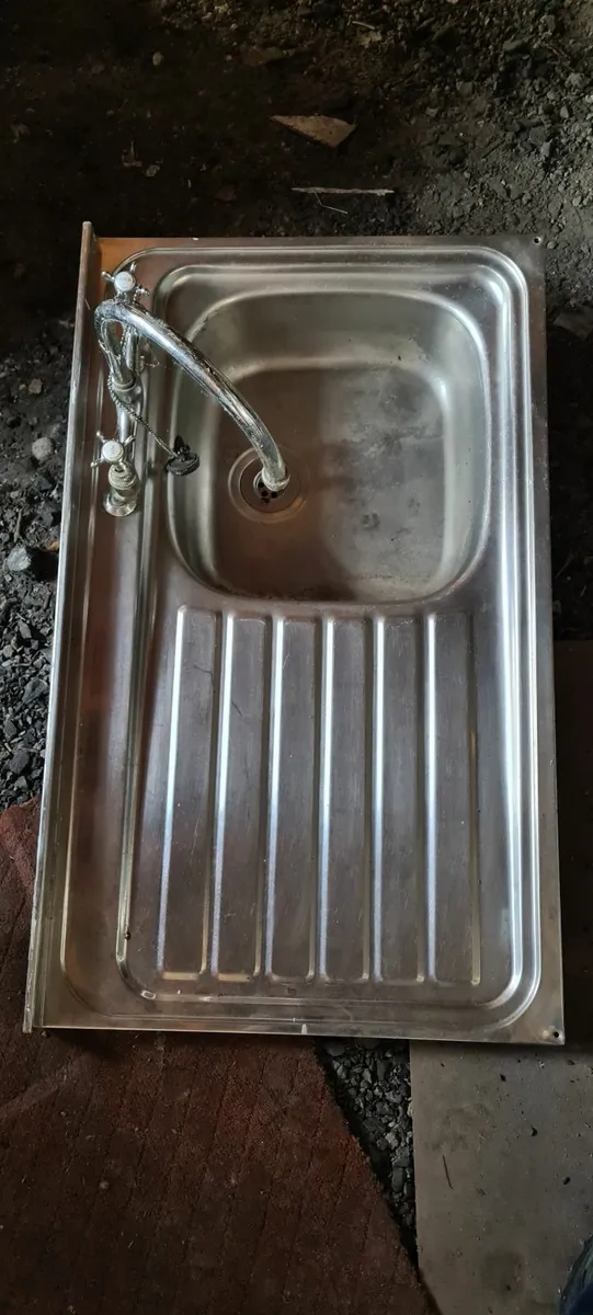 Selection of Stainless steel sinks with taps - Image 4