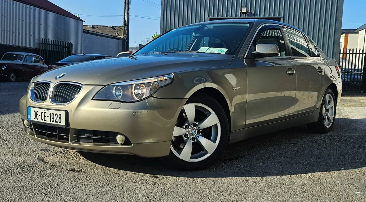 BMW 5-Series - Image 2