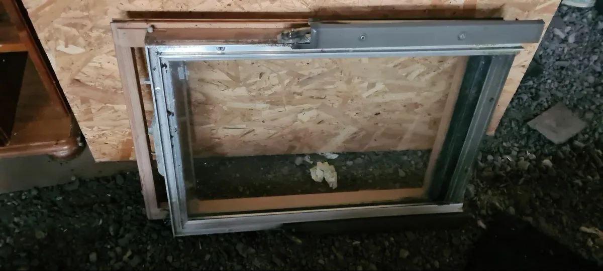 V-LUX window Frame - Image 1
