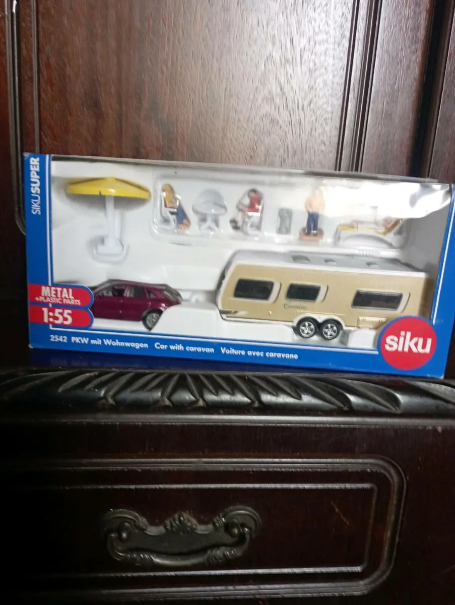SIKU  2542 PKW MIT WOHNWAGEN CAR  WITH CARAVAN - Image 1