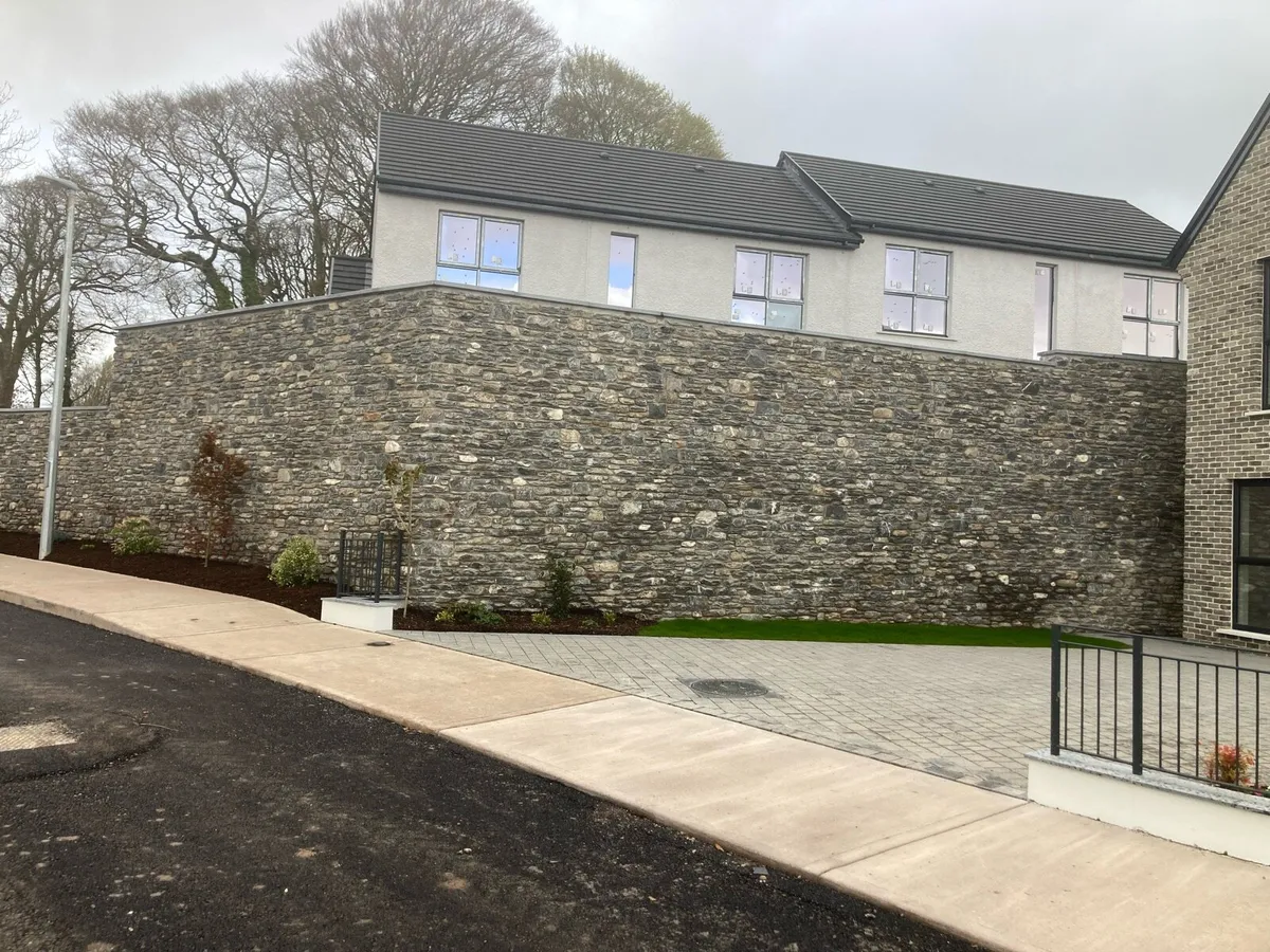 Stonemason available - Image 4