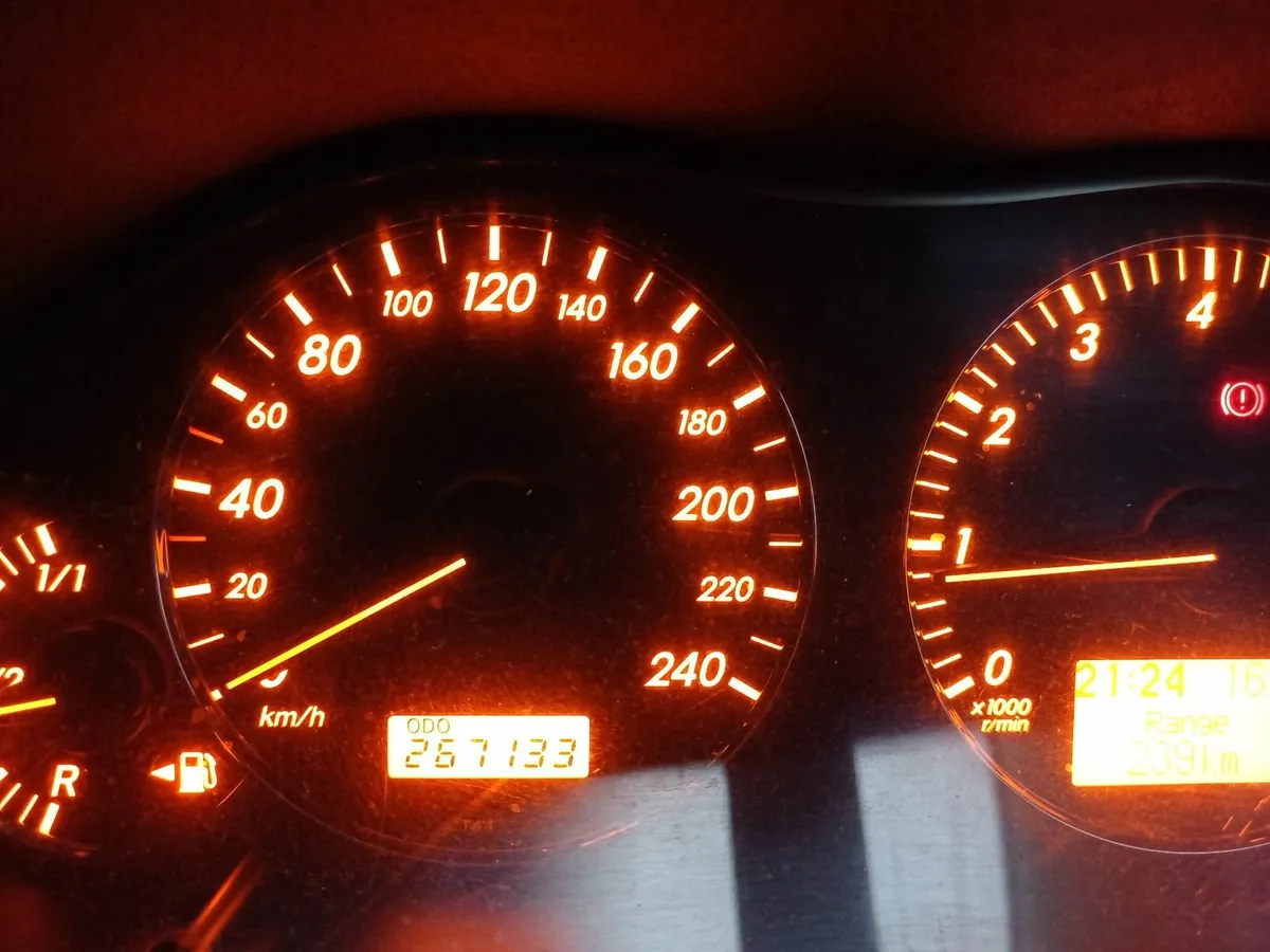 Toyota Avensis 2008 - Image 3