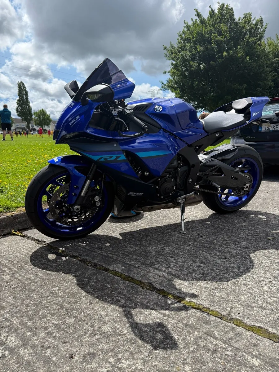 Yamaha R1 - Image 1